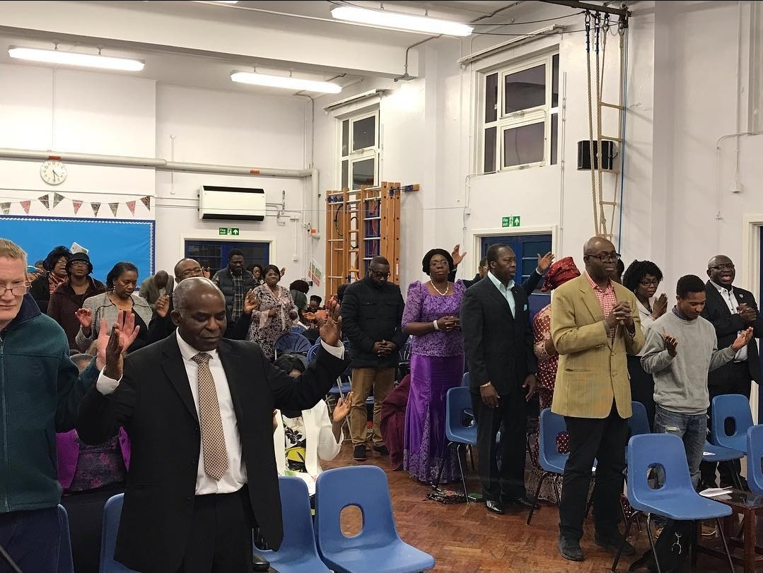Community at De-vine